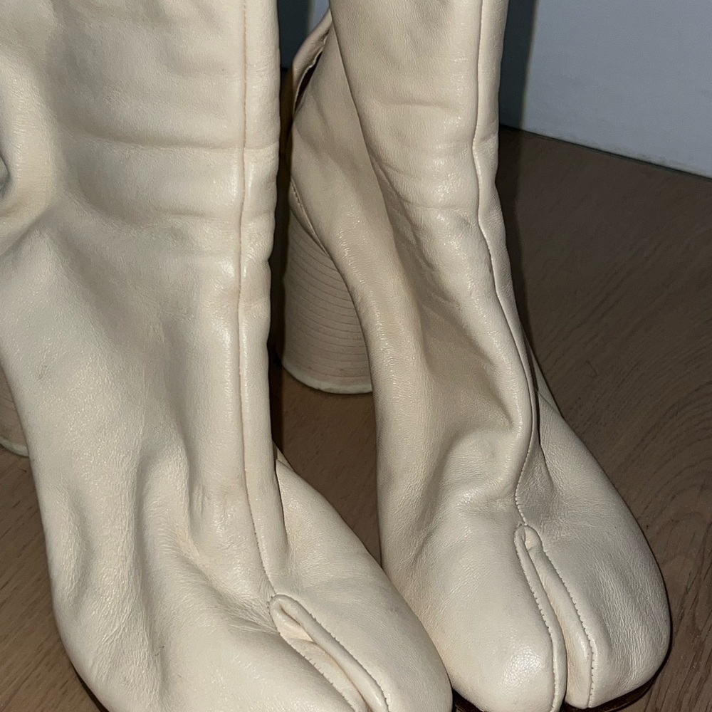 Maison Martin Margiela Cream Heeled Boots with Split-Toe Design